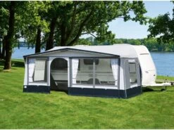 Brand Caravanvoortent Como 240